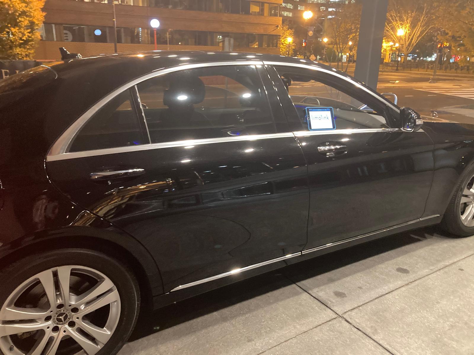 Executive airport transfer Reagan National Dulles BWI — Corporate Class Transport